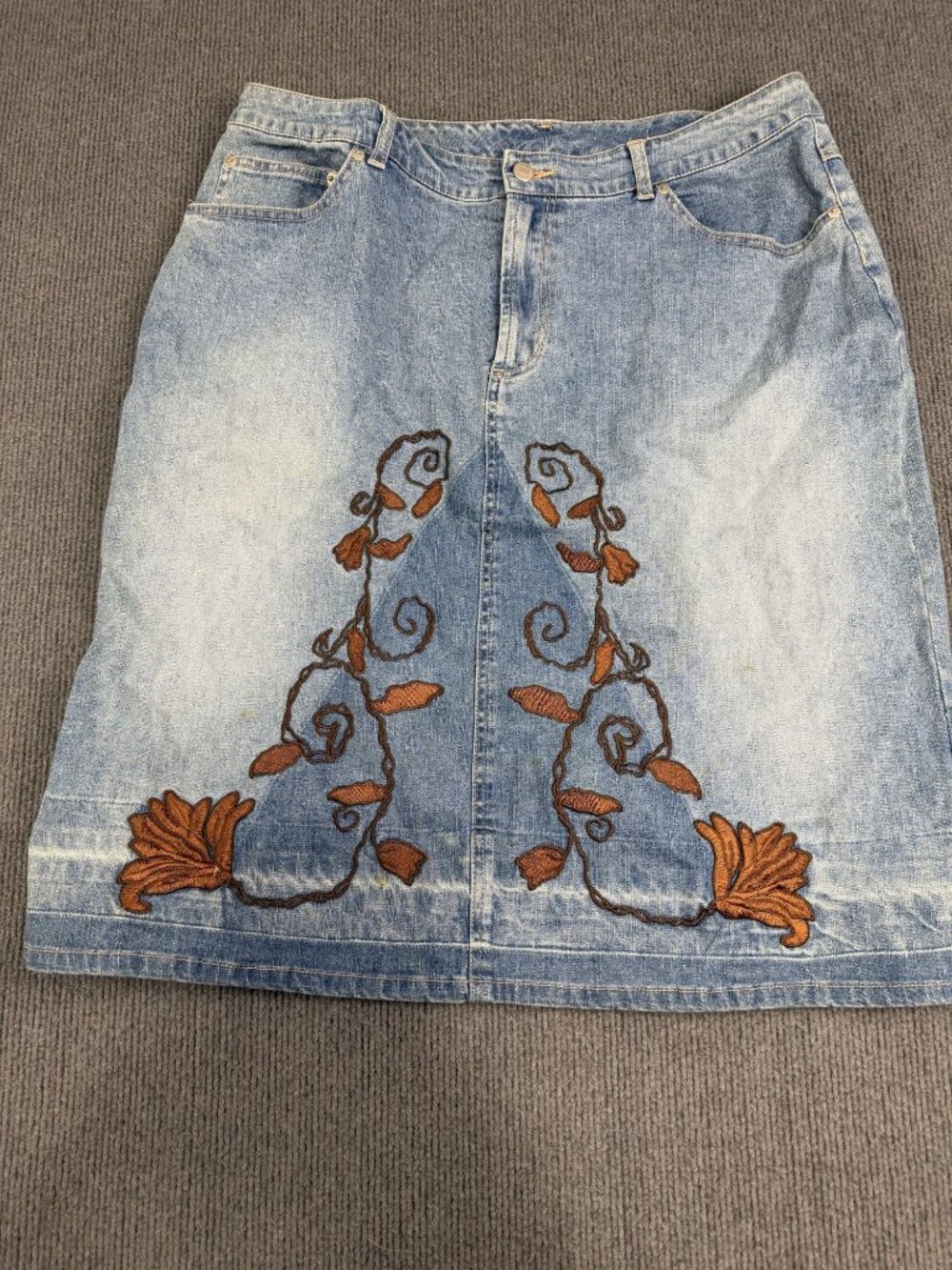 Zoey Beth Womens Blue Denim Embroidered Floral Skirt Plus 20